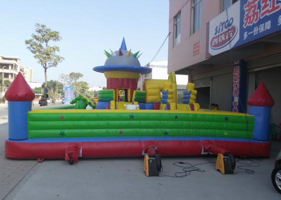 สวนสนุกที่มีขนาดใหญ่มาก ซึ่งทำให้พองได้ วัสดุความปลอดภัยสูง Bouncy Juming Castle
