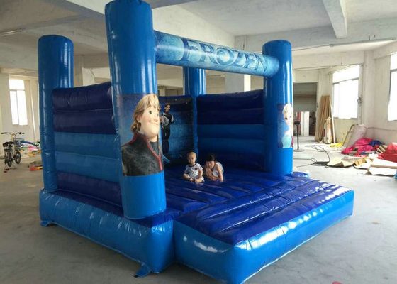 เอลซาปราสาทพอง Bouncy ปราสาทสีฟ้าความต้านทานการฉีกขาดการจัดส่งที่รวดเร็ว