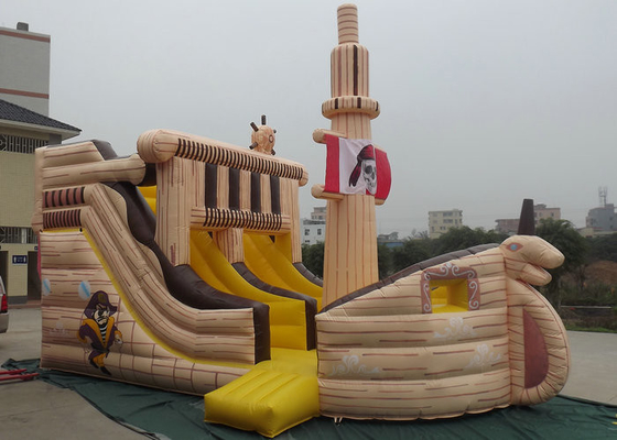 Pirate Ship Shaped ซึ่งทำให้พองได้ ของเล่นกลางแจ้งสี่เท่าเย็บรับการยอมรับ OEM
