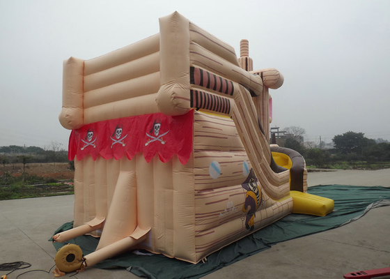Pirate Ship Shaped ซึ่งทำให้พองได้ ของเล่นกลางแจ้งสี่เท่าเย็บรับการยอมรับ OEM
