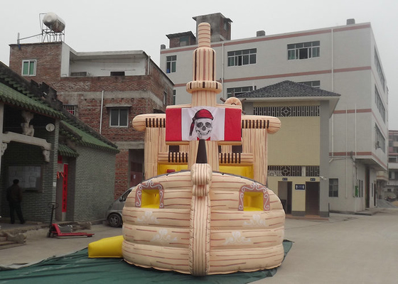 Pirate Ship Shaped ซึ่งทำให้พองได้ ของเล่นกลางแจ้งสี่เท่าเย็บรับการยอมรับ OEM
