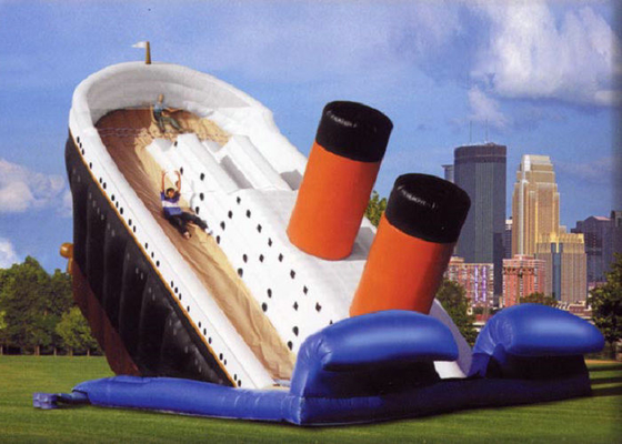 ภาพนิ่งพ่นสีทาลายทางพาณิชย์แบบ Titanic สไลด์ด้านข้างปลอดภัยสำหรับสวนสนุก