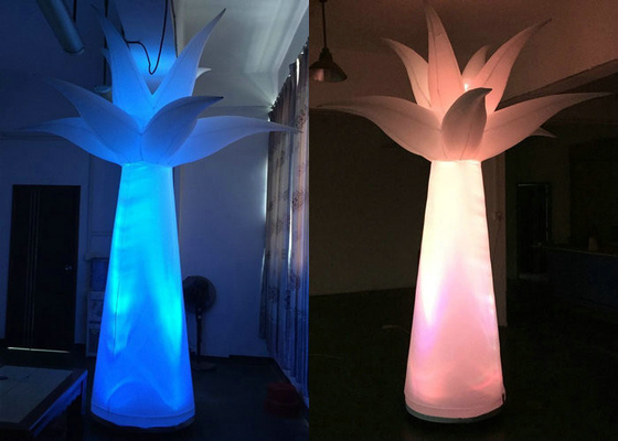 ปรากฏตัวที่สวยงามขึ้น Light ซึ่งทำให้พองได้s พีวีซีเคลือบไนลอนสำหรับการโฆษณาเหตุการณ์