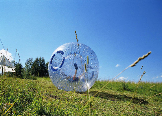 ทุ่งหญ้าพองของเล่นกลางแจ้ง 2.2m 2.6m เส้นผ่านศูนย์กลาง Zorbing Roller Bubble Ball
