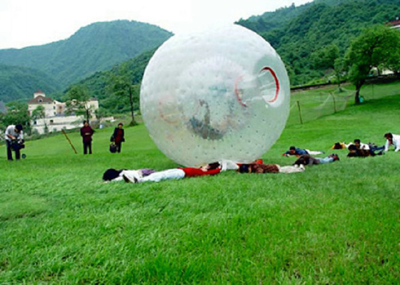 ทุ่งหญ้าพองของเล่นกลางแจ้ง 2.2m 2.6m เส้นผ่านศูนย์กลาง Zorbing Roller Bubble Ball