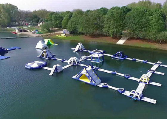 กีฬาน้ำที่น่าตื่นเต้น Floating Water Park, ซึ่งทำให้พองได้ Aqua Park วัสดุ PVC Tarpaulin