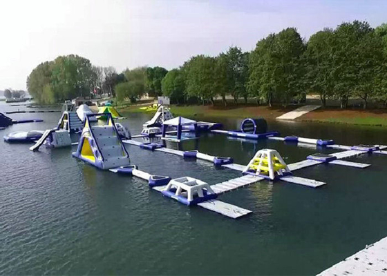 กีฬาน้ำที่น่าตื่นเต้น Floating Water Park, ซึ่งทำให้พองได้ Aqua Park วัสดุ PVC Tarpaulin
