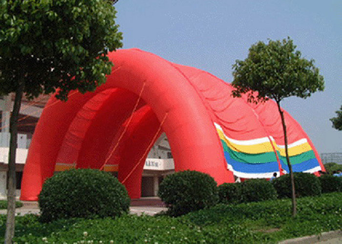 สีแดงเต็นท์ ซึ่งทำให้พองได้ กลางแจ้ง PVC เคลือบไนล่อนสำหรับธุรกิจโฆษณา